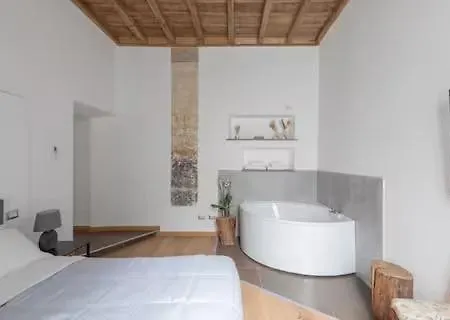 Magnolia Coliseum Gem 3x Jacuzzi Apartment